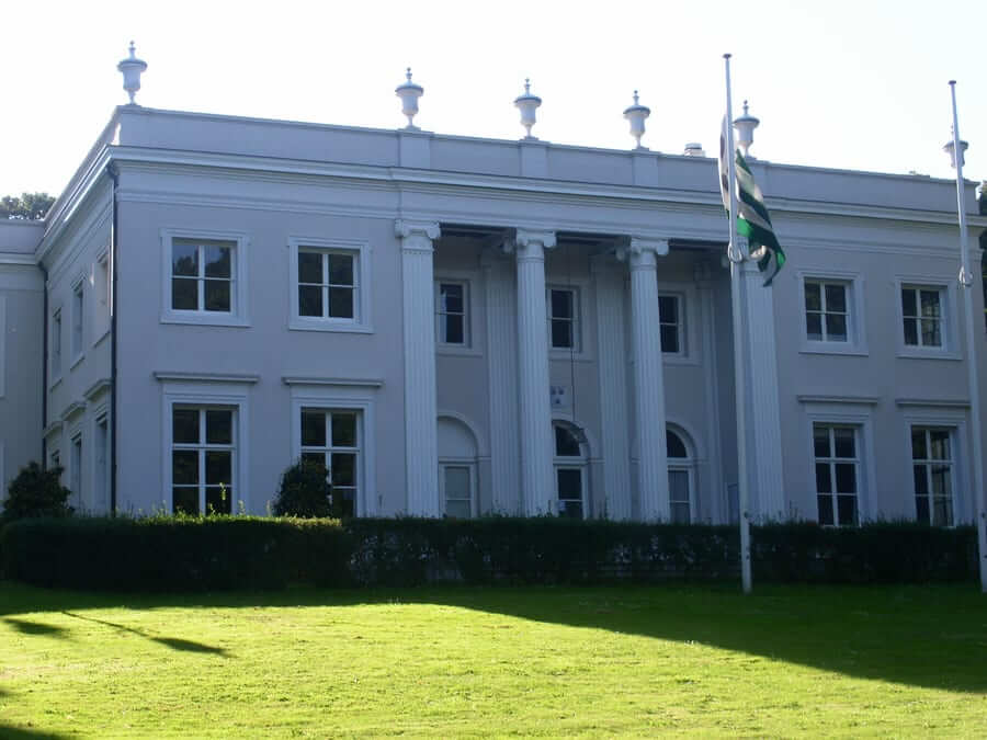 Het stadhuis van gemeente Bloemendaal